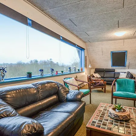 Two-bedroom In Lejlighed